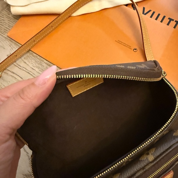 Louis Vuitton Mini Bumbag EXCELLENT condition - Picture 7 of 9
